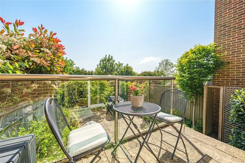 14 Artington Walk, Guildford, GU2 4EA