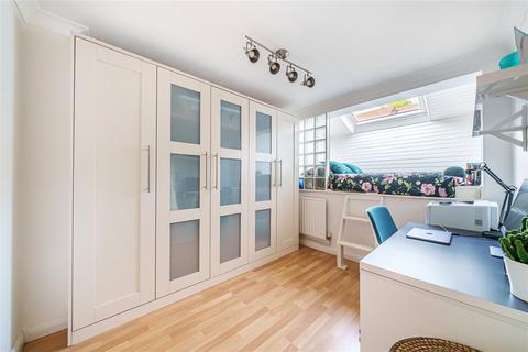 14 Artington Walk, Guildford, GU2 4EA