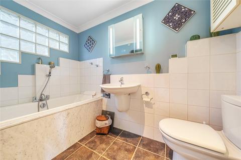 14 Artington Walk, Guildford, GU2 4EA
