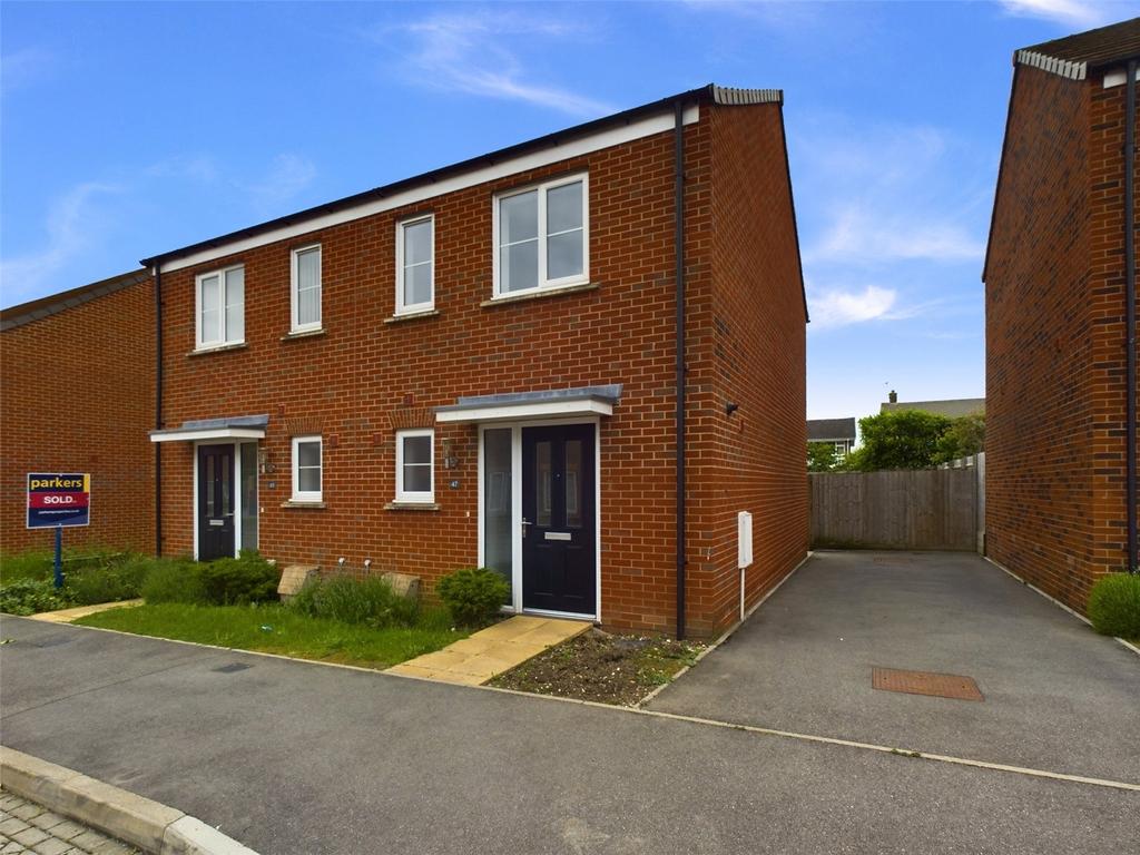 Chinnor, Chinnor OX39 2 bed semidetached house for sale £345,000