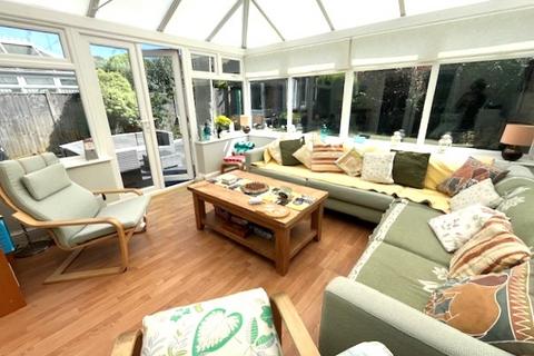 2 Beacon Drive, Selsey, Chichester, PO20 0TW