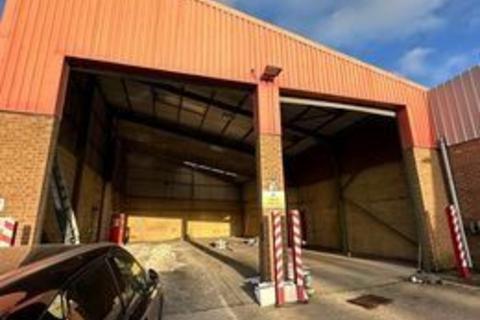 Warehouse to rent, Road, South Croydon, NE33