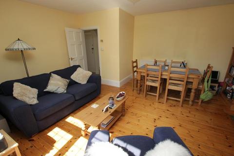 2 bedroom apartment to rent, Onslow Crescent, Woking GU22