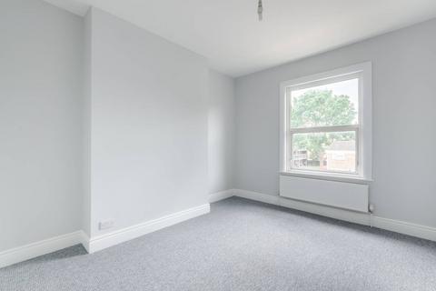 4 bedroom maisonette to rent, Laurel Grove, Penge, London, SE20