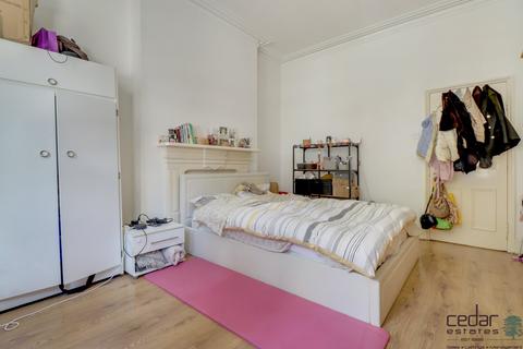2 bedroom flat to rent, Mazenod Avenue, West Hampstead NW6