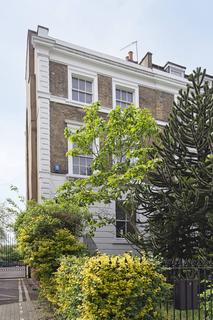 4 bedroom end of terrace house for sale, Lauriston Road, Victoria Park, London, E9