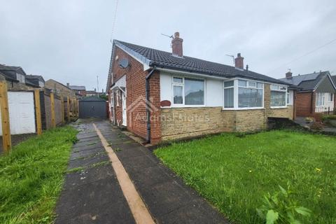 2 bedroom bungalow to rent, Squirrel Hall Drive, Dewsbury