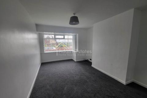 2 bedroom bungalow to rent, Squirrel Hall Drive, Dewsbury