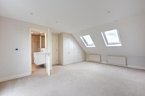 4 bedroom terraced house for sale, Tilehurst Road, London SW18