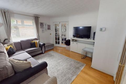 6 Broadhurst Drive, Northampton, NN3 9XB