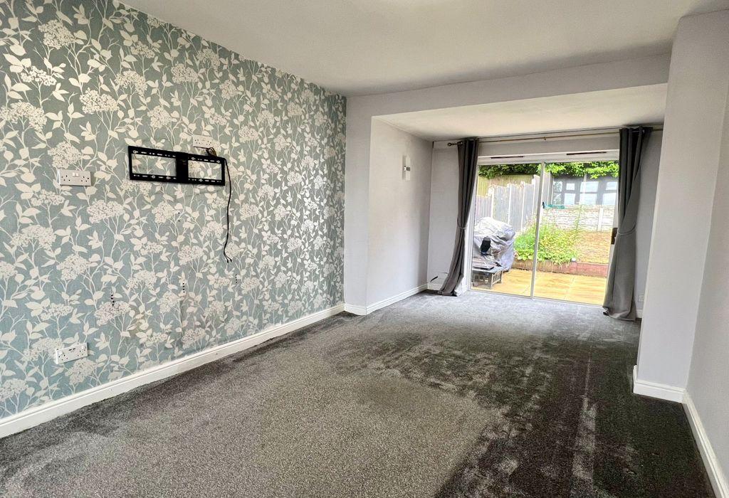 Great Barr, Birmingham B42 3 bed semidetached house to rent £1,100