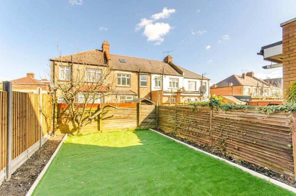 Berwick Road, N22, Wood Green... 3 bed terraced house to rent £2,300