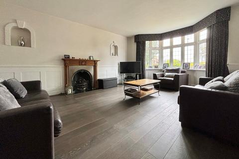 55 Whitecroft Way, Beckenham, BR3 3AQ