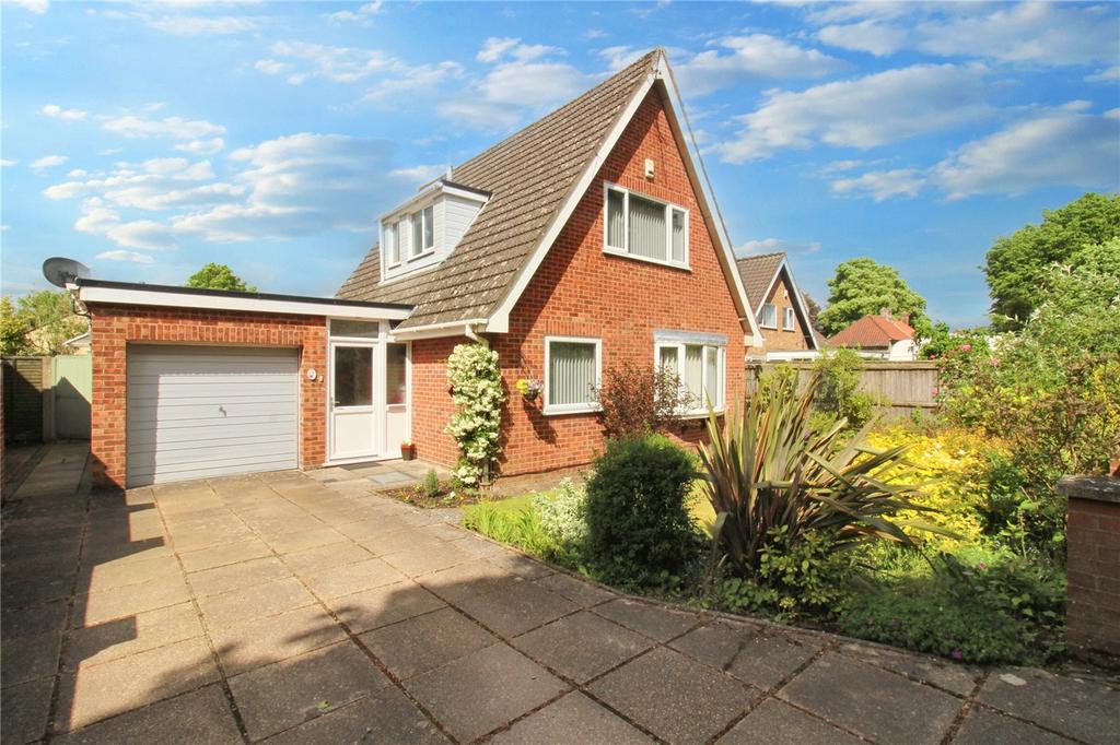 Lime Tree Avenue, Norwich, Norfolk, NR7 3 bed detached house for sale