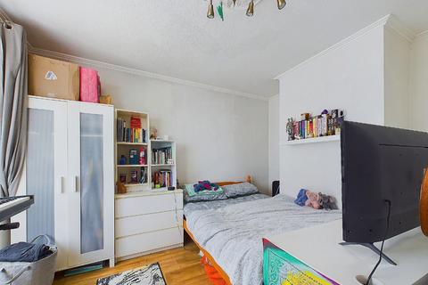 24 Radfield Way, Sidcup, DA15 8DZ