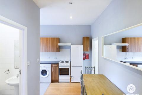 1 bedroom property to rent, High Road, Leytonstone, London, E11