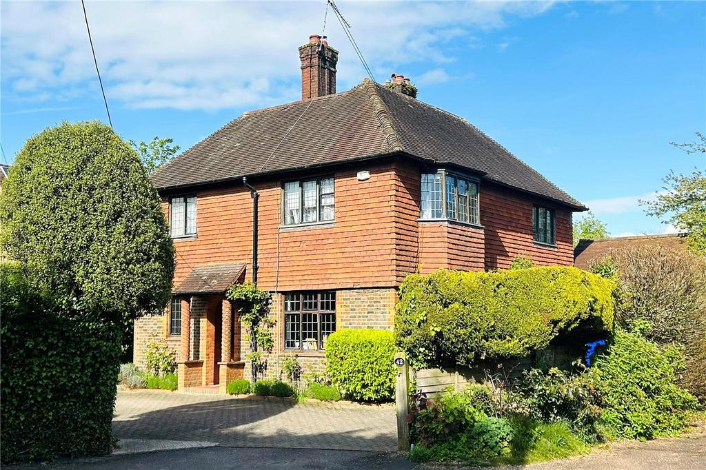 Heath Road, Petersfield, Hampshire, GU31 3 bed detached house for sale £1,100,000