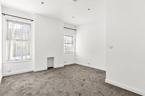 1 bedroom ground floor flat to rent, Horn Street, Hythe, Hythe, CT21