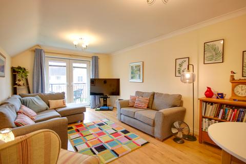 2 bedroom flat for sale, WEST END! TWO DOUBLE BEDROOM FLAT! BALCONY AND ALLOCATED PARKING!
