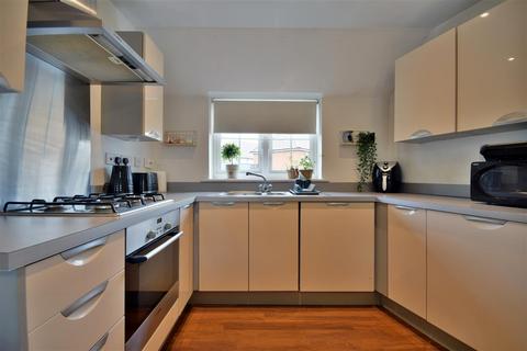 2 bedroom apartment for sale, Lambourne Chase, Chelmsford
