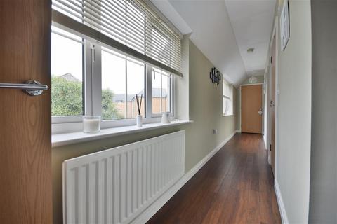 9 Lambourne Chase, Chelmsford, CM2 9FF