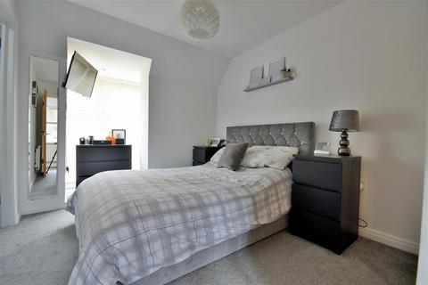 9 Lambourne Chase, Chelmsford, CM2 9FF