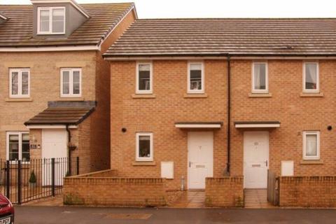 2 bedroom end of terrace house to rent, Montacute Road, Yeovil