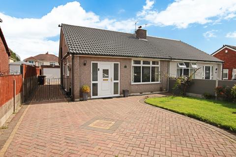 3 bedroom semi-detached bungalow to rent, Bee Hive Green, Westhoughton, BL5