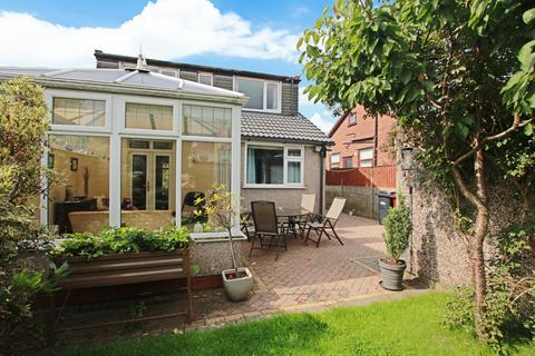3 bedroom semi-detached bungalow to rent, Bee Hive Green, Westhoughton, BL5
