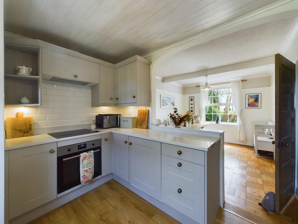 Kitchen/Dining Area