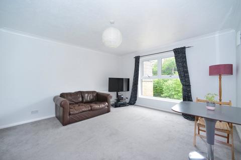 60 Chapel Fields, Godalming, GU7 2BX