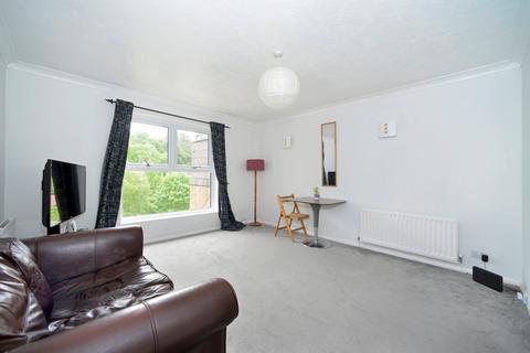 60 Chapel Fields, Godalming, GU7 2BX
