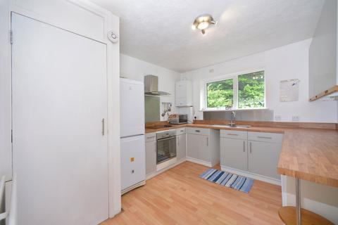 60 Chapel Fields, Godalming, GU7 2BX