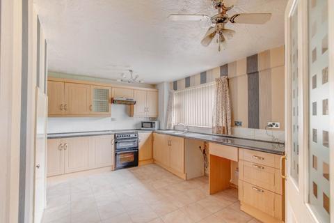 3 bedroom end of terrace house for sale, Cropthorne Close, Redditch, Worcestershire, B98
