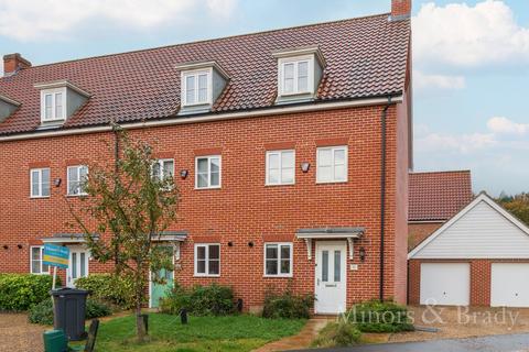 3 bedroom semi-detached house for sale, Avocet Rise, Sprowston