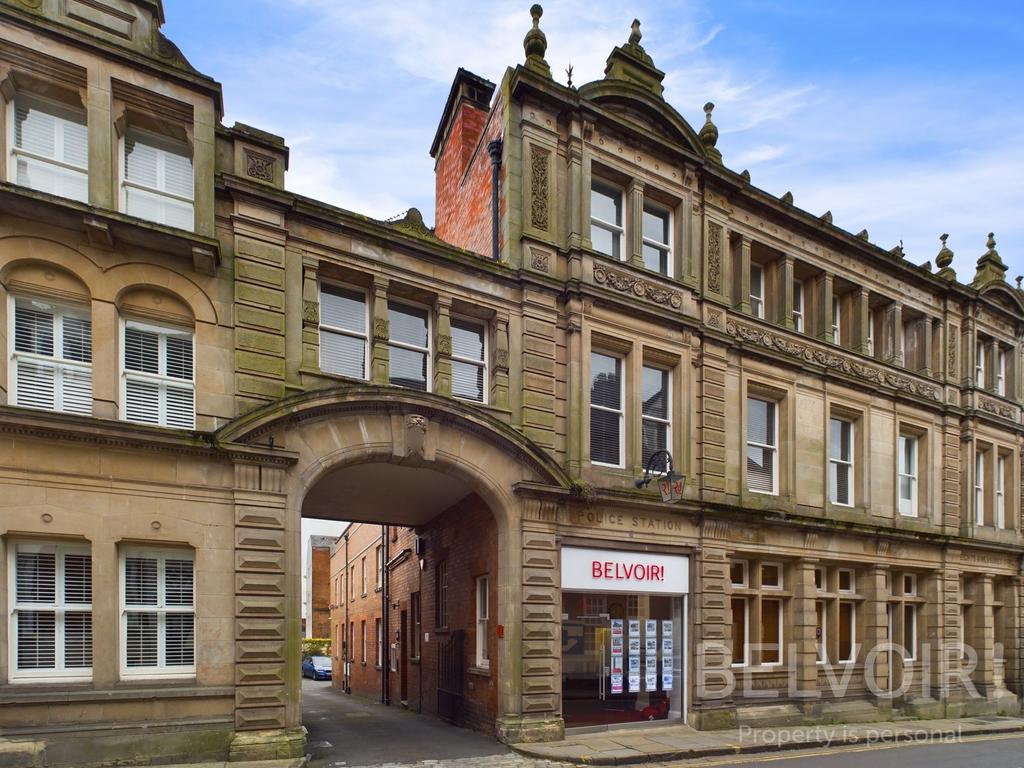 23 Swan Hill, Shrewsbury, SY1 2 bed flat for sale £325,000