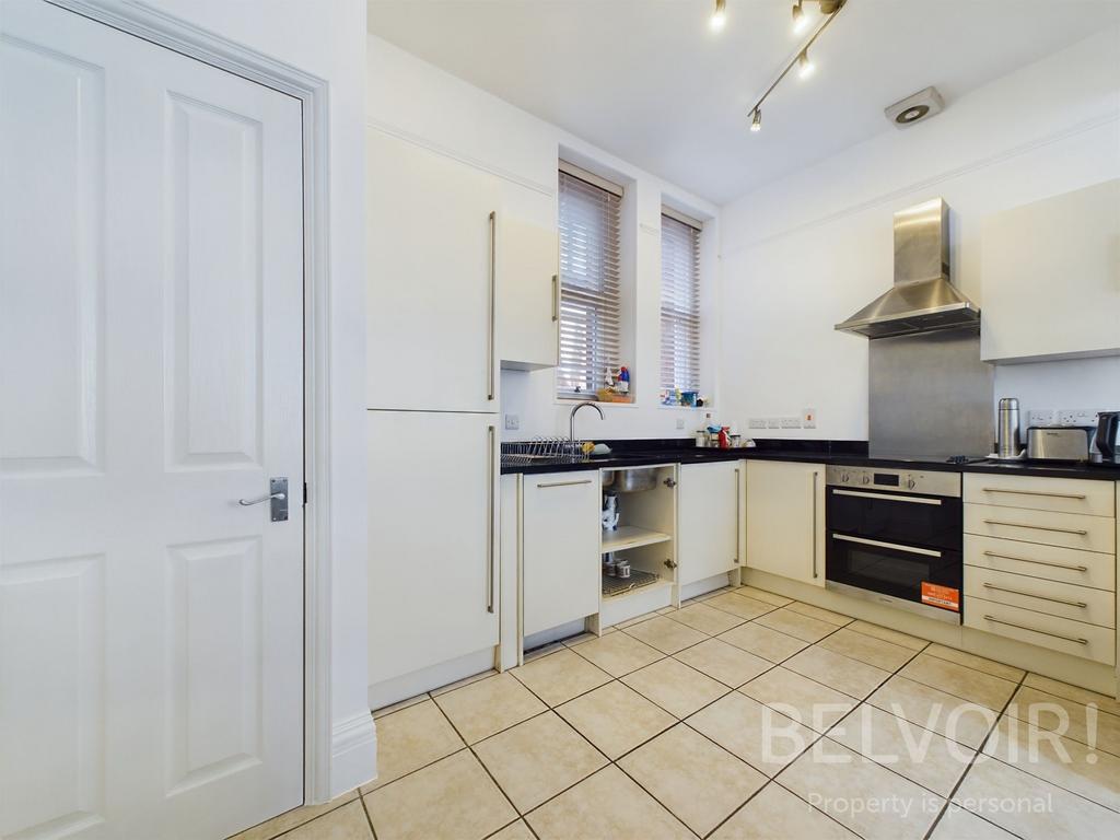 23 Swan Hill, Shrewsbury, SY1 2 bed flat for sale £325,000