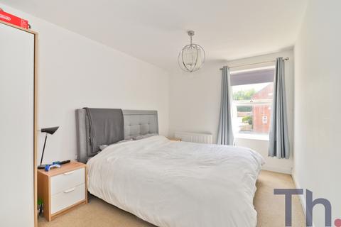 2 bedroom flat for sale, Cygnet Court, Newport PO30