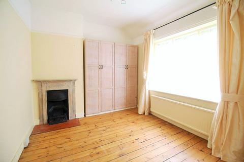 3 bedroom house to rent, Oakwood Road, Golders Hill, London, NW11