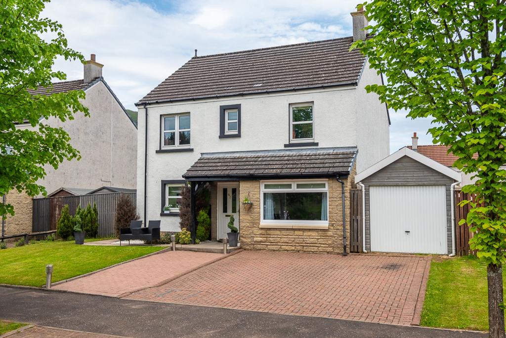 Castle Circle, Lennoxtown, G66 5 bed detached house for sale £310,000