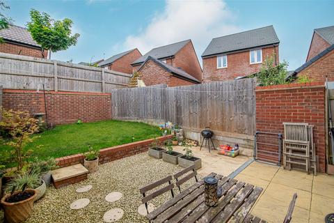 2 bedroom semi-detached house for sale, Harvest Road, Market Harborough LE16