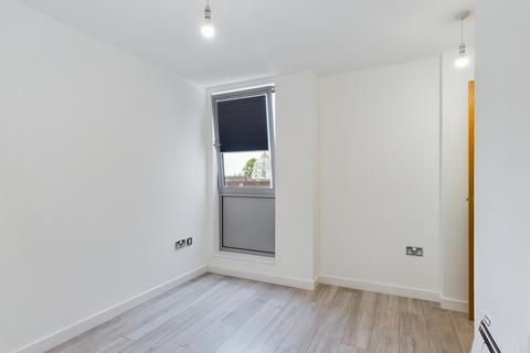 2 bedroom flat to rent, Admiralty Road, Portsmouth PO1