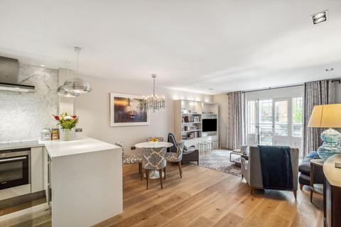 2 bedroom apartment for sale, Lion Court, Shand Street, London, SE1