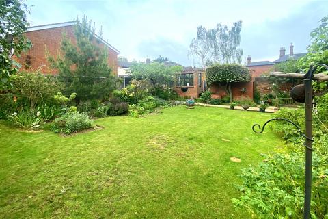 Gainsborough Lodge Bishops Hill, Ipswich, IP3 8EJ