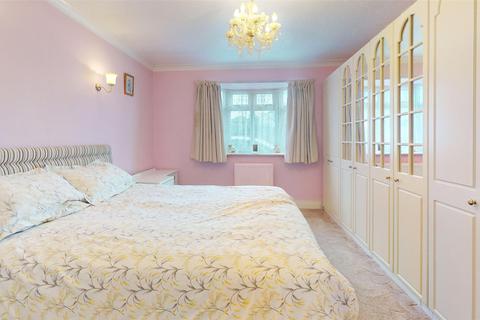 2 bedroom bungalow for sale, Buller Road, Laindon, Basildon, Essex, SS15