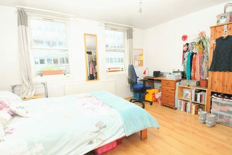 2 bedroom flat to rent, Flat 8 22 Carburton Street London W1W 5AP