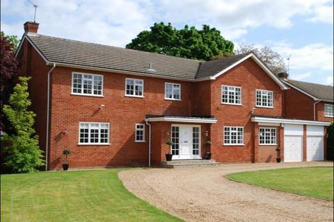 5 bedroom detached house for sale, Court Drive, Maidenhead