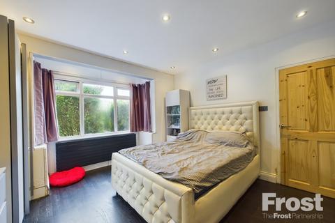3 bedroom maisonette for sale, London Road, Ashford, Surrey, TW15