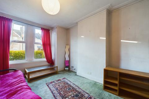 2 bedroom terraced house for sale, Queens Road, New Malden, Surrey, KT3