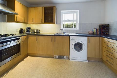 2 bedroom flat for sale, Middle Village, Haywards Heath, RH16